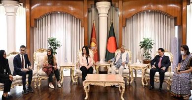 প্রধান উপদেষ্টার সঙ্গে কানাডীয় পার্লামেন্টারি দলের সাক্ষাৎ