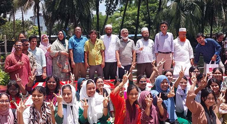 কুমিল্লা বোর্ডে পাসের হারে সর্বনিম্ন নোয়াখালী, জেলায় শীর্ষে সরকারি বালিকা উচ্চ বিদ্যালয়