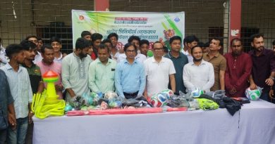প্রাইম মিনিস্টার্স গোল্ডকাপ ফুটবল প্রতিযোগিতার ক্রীড়াসামগ্রী বিতরণ প্রাইম মিনিস্টার্স গোল্ডকাপ ফুটবল প্রতিযোগিতার ক্রীড়াসামগ্রী বিতরণ